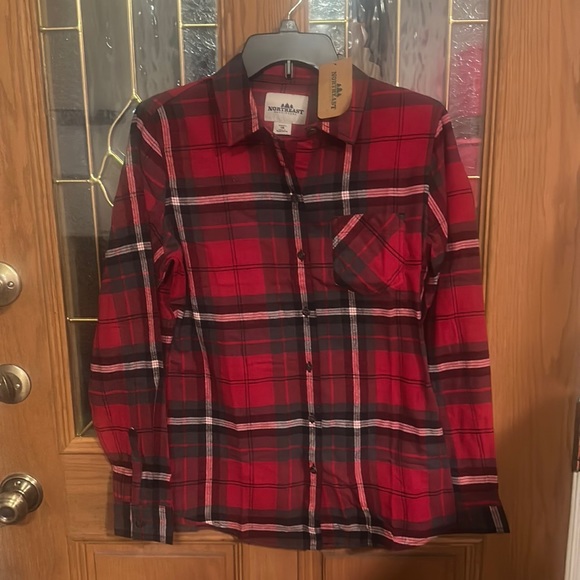 *FINAL* NORTHEAST OUTFITTERS CLASSIC LIGHTWEIGHT FLANNEL:RED/BLACK PLAID: NWT: S - Picture 1 of 4